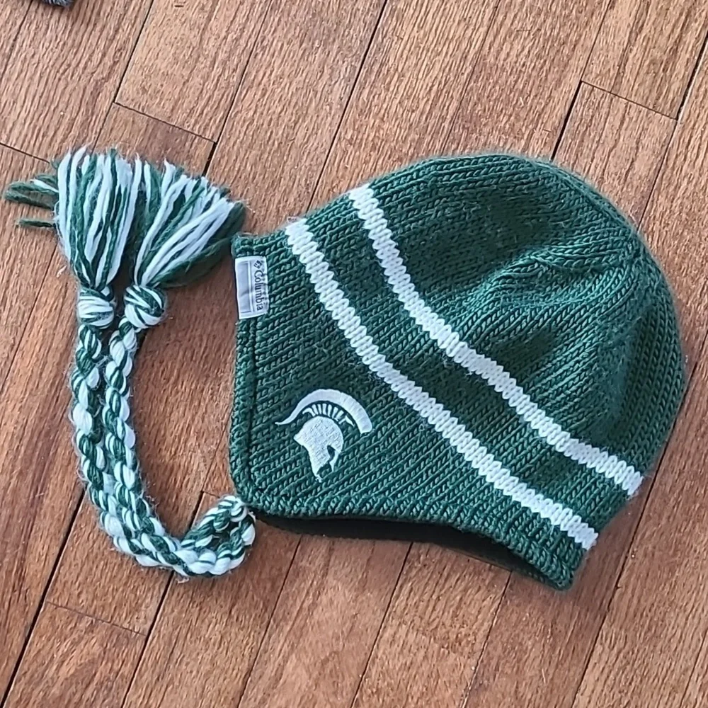 Columbia MSU winter green white yarn Tassel Pom Beanie Hat women's‎ OS